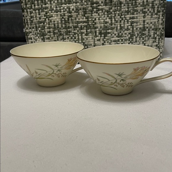 Rosenthal Floral Teacups with Gold and Cream Accents - Picture 1 of 6